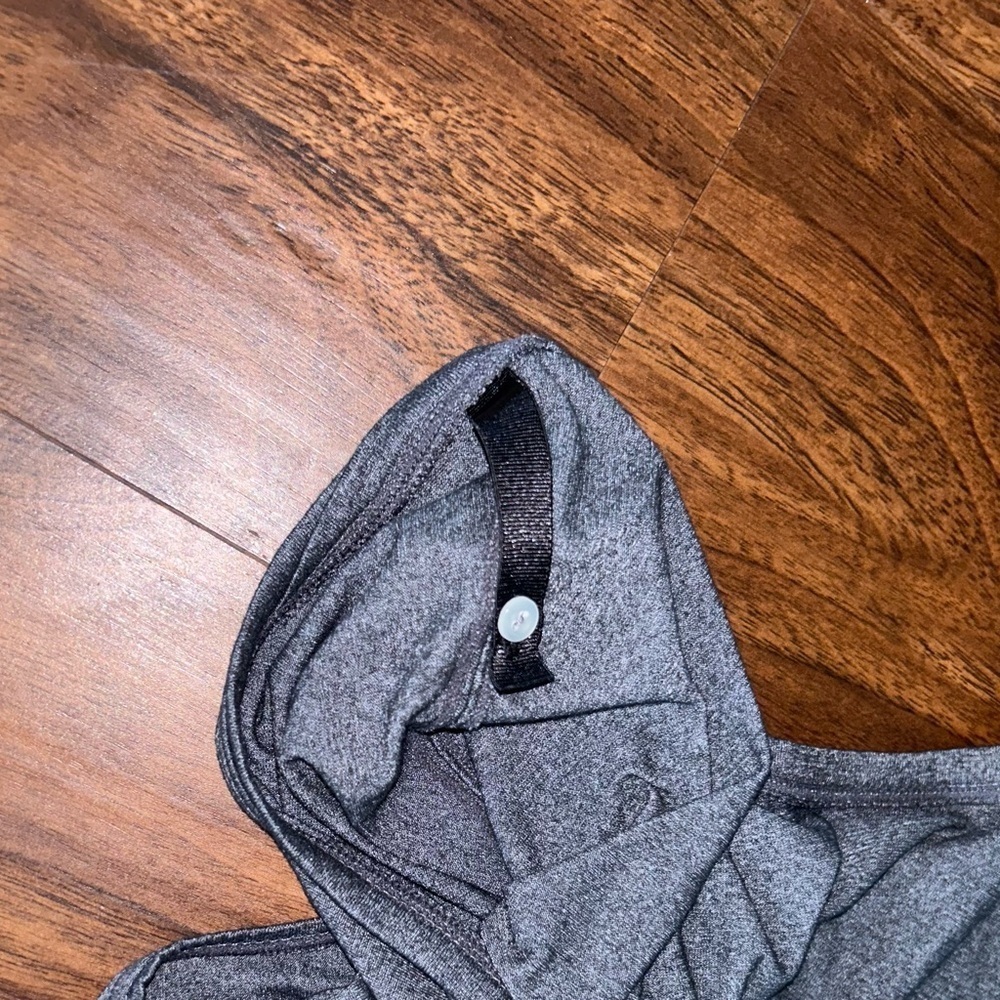 Lululemon Power Class Tee
Side Cinch
Charcoal
Size 8/10 - Picture 7 of 7